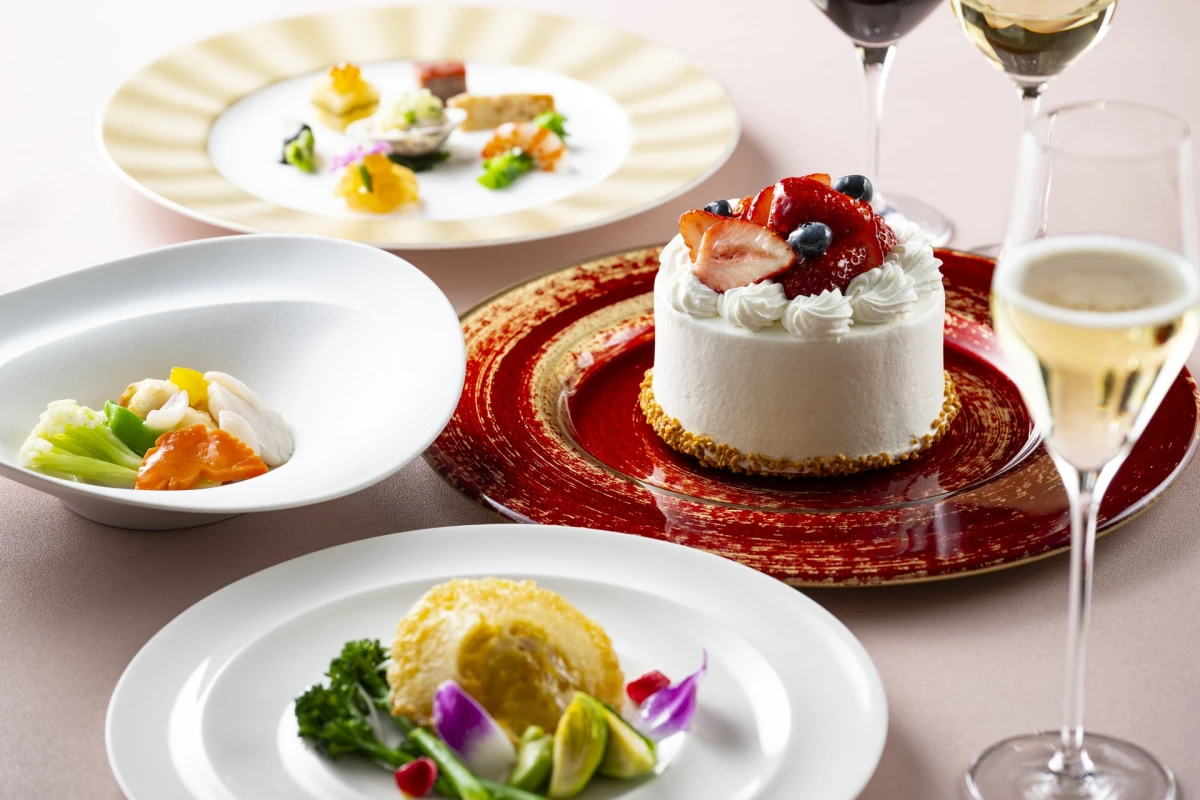 乾杯スパークリングワインとメッセージ付きホールケーキでサプライズを実現! | 【個室or半個室確約 アニバーサリープラン】全7品中華コース+乾杯スパークリングワイン+メッセージ付きホールケーキ★ザ・プリンス パークタワー東京内レストランで過ごす至福のアニバーサリー★