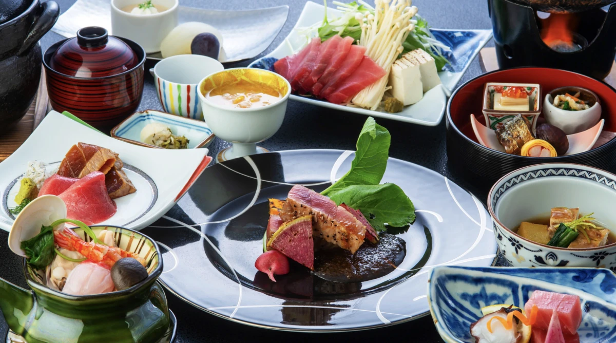 心ほどける美食体験★鎌倉の四季の恵みを堪能 | 【6〜100名様 / 個室確約★ちゃんちゃんこ貸出可能♪ご長寿お祝いプラン】繊細な職人技に舌鼓〜季節の会席料理+乾杯スパークリングワイン+ソフトドリンク飲み放題★由比ヶ浜駅徒歩5分 / 和風リゾートホテル・KKR鎌倉わかみや