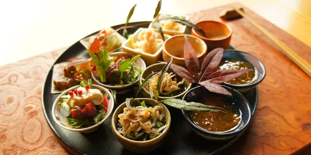 四季の味覚を心あたたまるおばんざいと囲炉裏焼きで | 【アニバーサリーディナー】匠の技光る季節のおばんざい&炉端焼き★旬を味わうお任せコース全8品+乾杯ドリンク+メッセージプレート付き★カウンター席で特別な一夜を