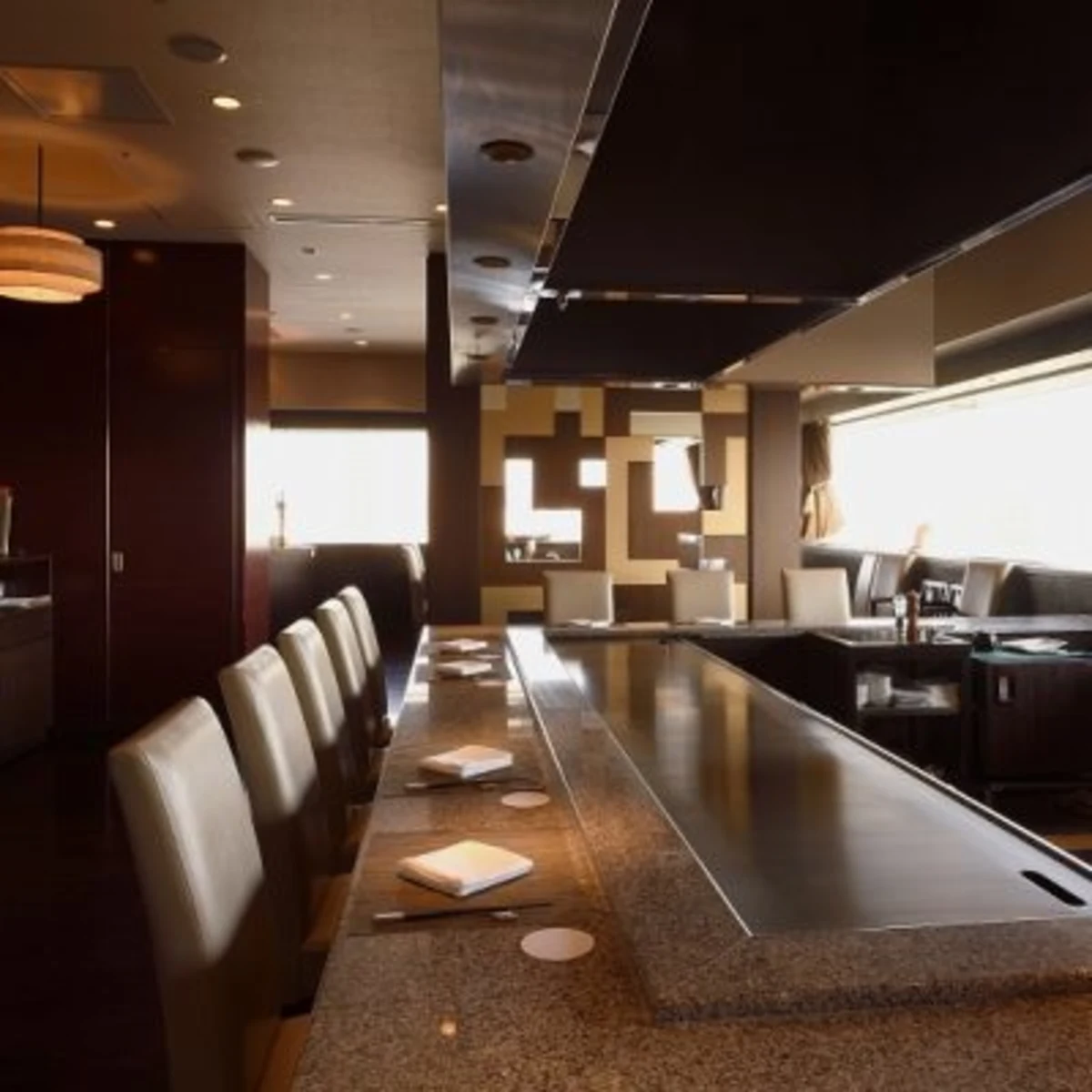 12月19日～25日【クリスマスディナー】選べる全2種！黒毛和牛や伊勢海老など豪華食材を味わう鉄板焼クリスマスコース★ホテルオークラで過ごす特別な夜★ 座席