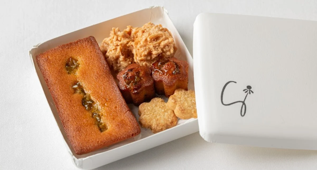 お土産の「焼き菓子詰め合わせ」
