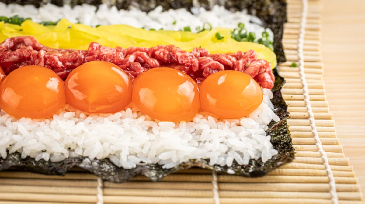【ランチ・プレミアムコース】和牛を盛り込んだメッセージ付き富士山頂肉タワー含む全6品コース 3