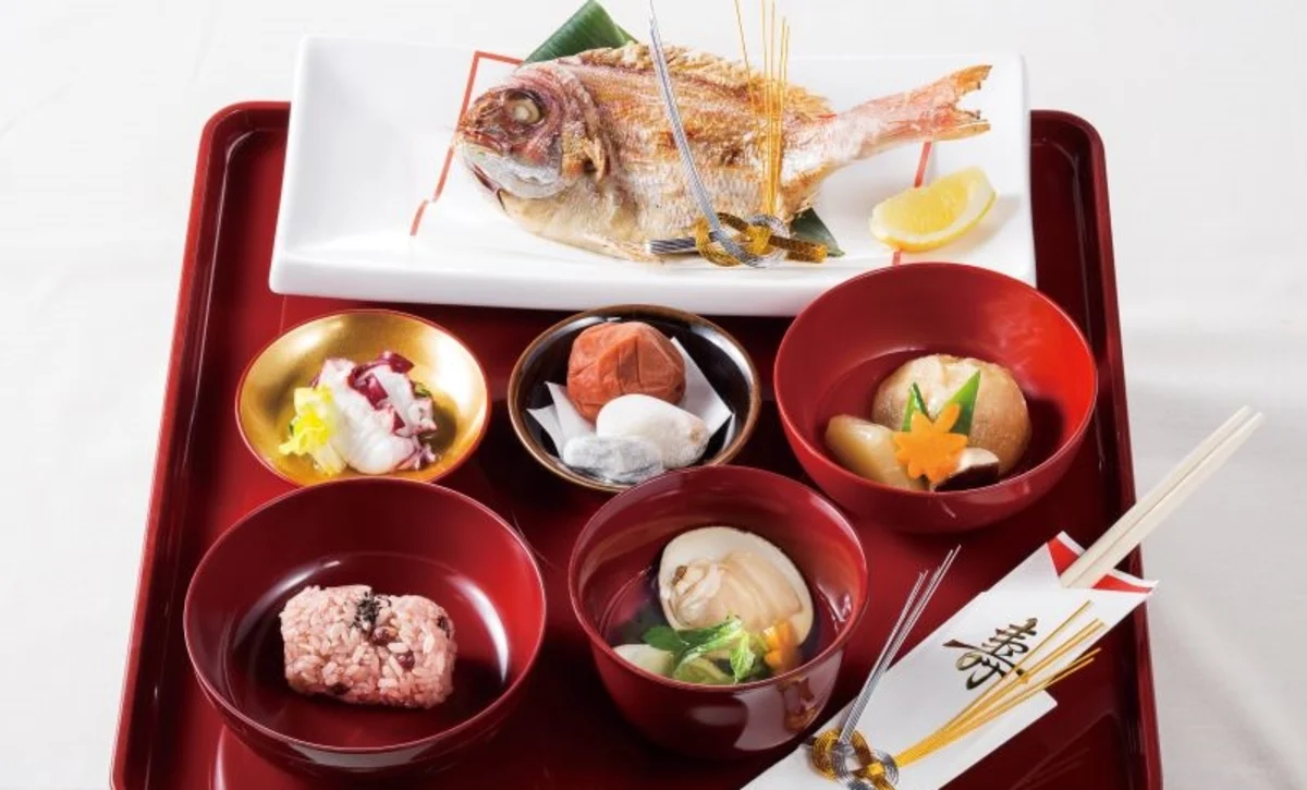 お食い初めにぴったりな会食料理でお子様の特別な日をお祝い | 【個室確約 お食い初めプラン】お食い初め膳+鯛の姿造りを含む華やかな極上和食全9品★乾杯ドリンク＋メッセージデザートプレート付★池袋駅徒歩3分★