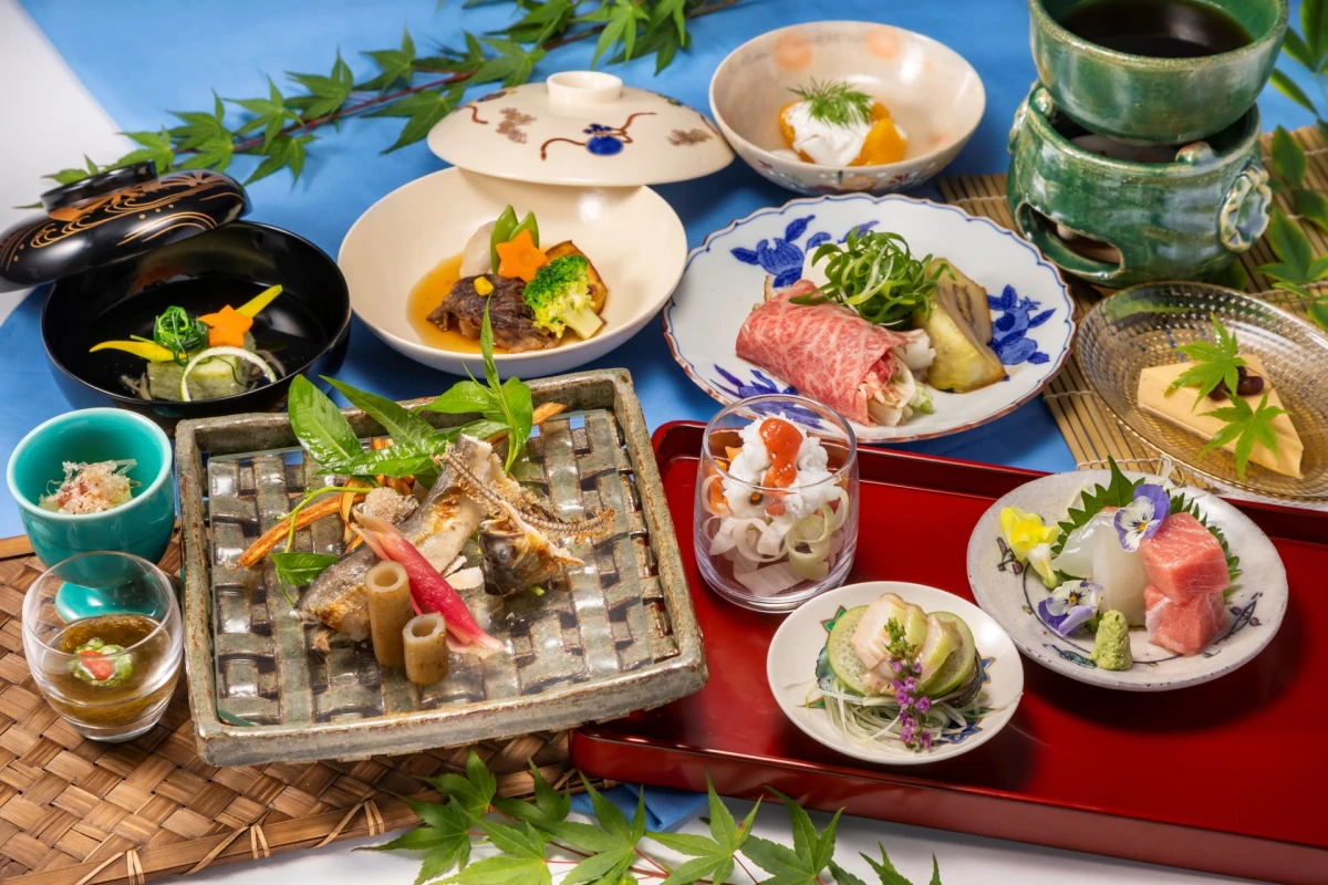 【個室確約 顔合わせランチプラン+乾杯ドリンク付♪】四季折々の京懐石全8品★庭園を眺められる個室で新たな家族の誕生をお祝い★の写真 3