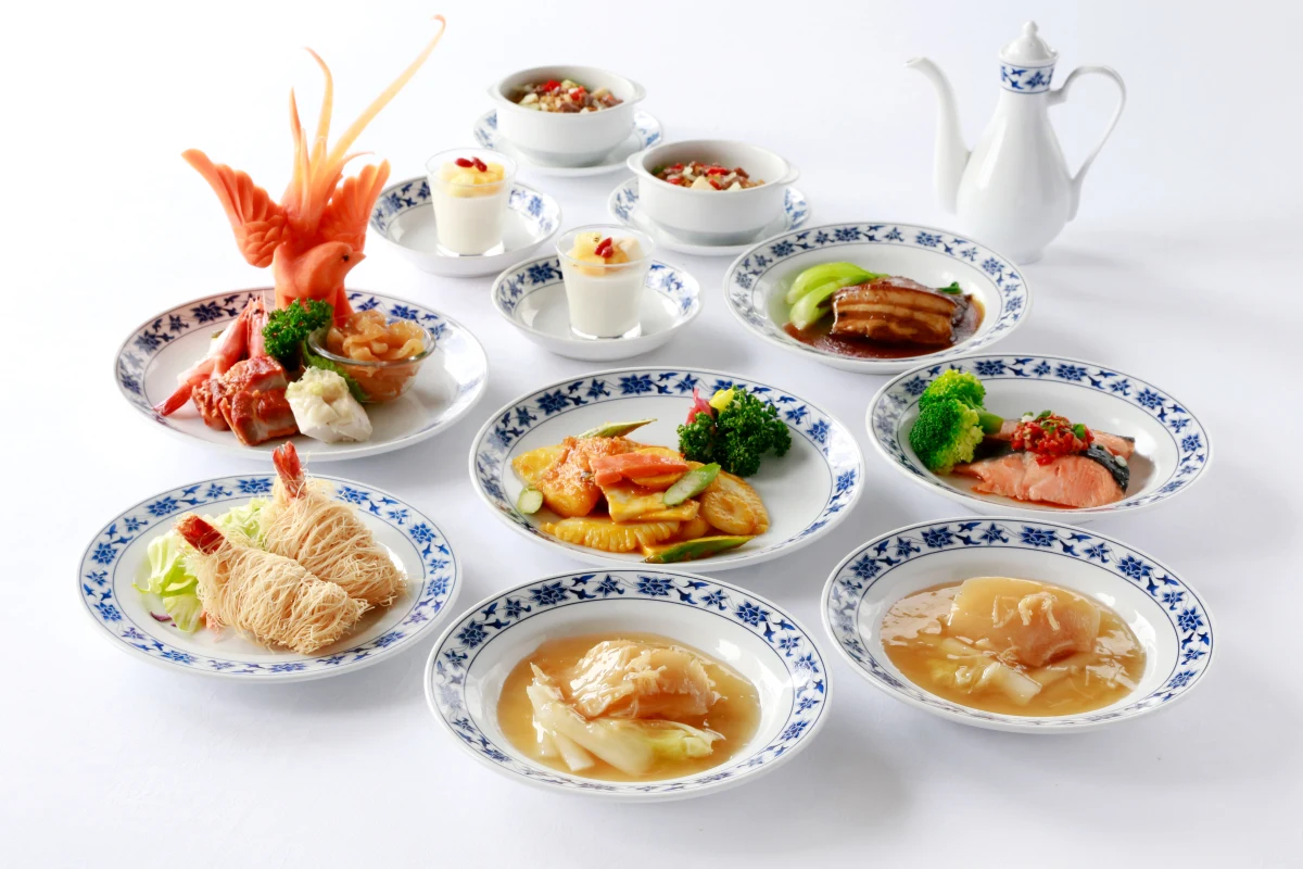 延平門コース（フカヒレの煮込みなど）＋乾杯スパークリング＋ホールケーキ 1
