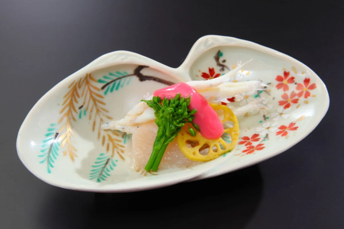 【個室選択可 アニバーサリープラン 6名様まで】季節の恵みを味わう会席コース全8品「桜会会席」★少路駅近くの上質空間でお祝い★ 3