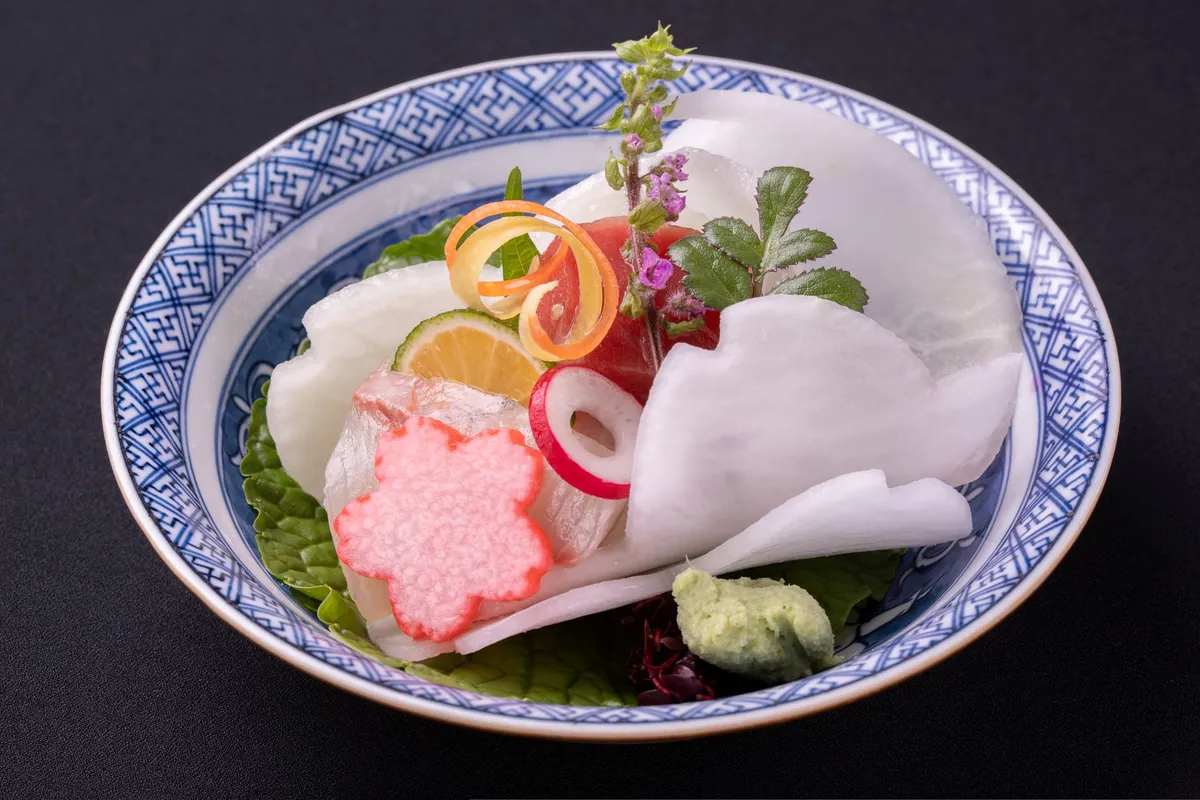 【4～最大14名様/ 個室確約】結納・顔合わせプラン ★ディナー限定 上方料理を堪能する会席料理全８品＋乾杯ドリンク★アクセスの良い横浜駅近くで新たな家族の誕生をお祝い！の写真 4