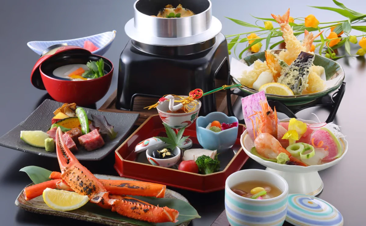 旬の食材を贅沢に味わう全9品のお祝い膳「嘉」 | 最大30名可【お祝いプラン】お祝い膳「嘉」＋乾杯スパークリングワイン＋お祝いプレート★風情溢れる和モダン空間で大切な日をお祝い★ホテルマイステイズプレミア成田内レストラン★