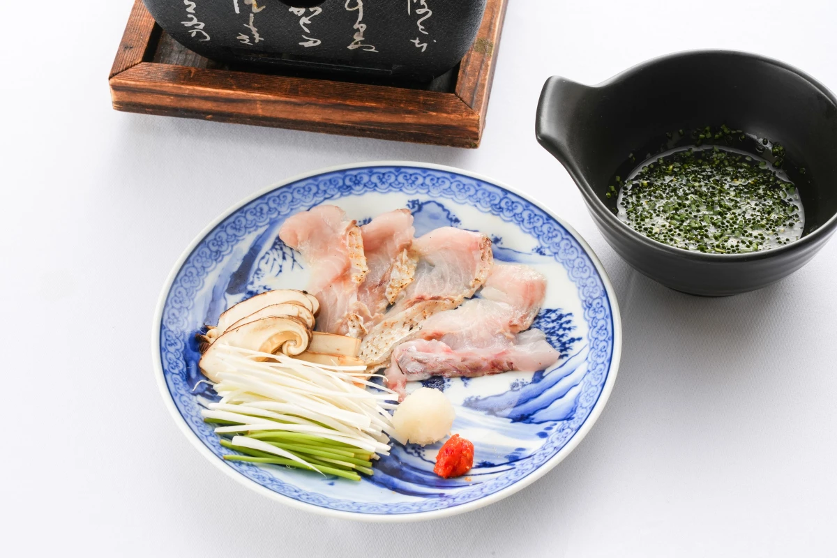 【個室確約！プラチナアニバーサリープラン】季節を味わえる豪華全9品懐石コース★乾杯酒スパークリング＋メッセージ付き特製ケーキ★108本のバラの花束＋リムジン周遊60分特典付き！★プロの写真撮影とボトルワインのお土産でいつまでも色あせないアニバーサリーのひとときを！ 21
