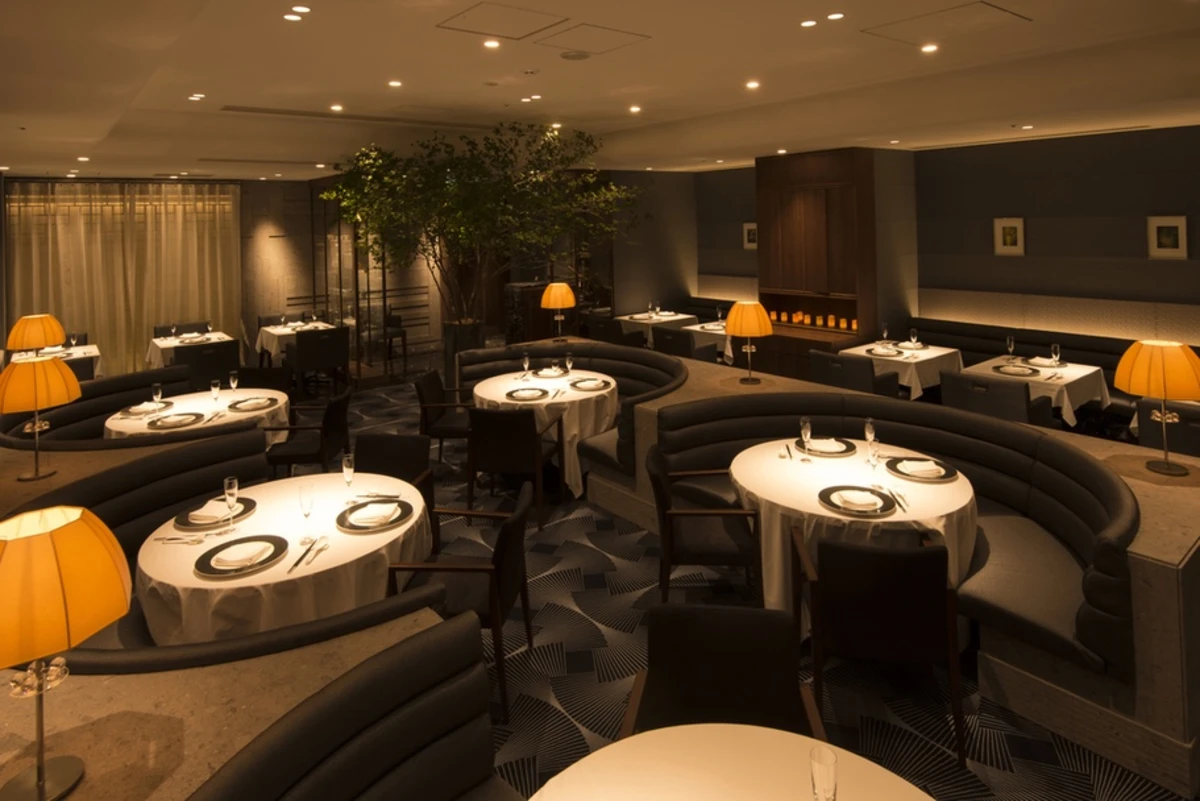 【6〜10名様 / 優美な半個室確約★ご結納・ご両家お顔合わせランチプラン】唯一無二の美食体験★旬野菜を堪能〜ヘルシーな“新”広東料理コース全7品+乾杯シャンパン★東京駅直結・東京ステーションホテルの写真 3