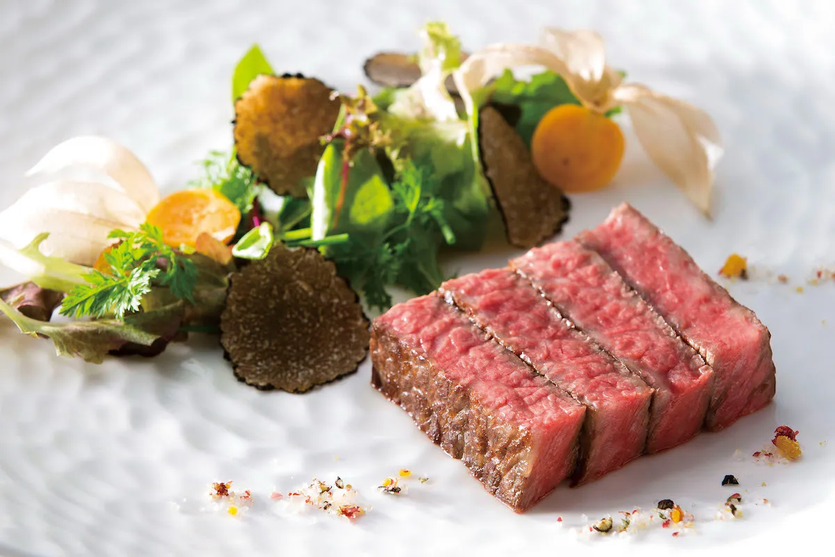 Anny限定【最大20名様 / 個室確約★ホテル内で顔合わせランチ】沖縄の味覚を味わう和洋折衷フルコース＋乾杯・フリードリンク★司会進行でご両家の会食をサポート★那覇市内・提携駐車場完備 料理