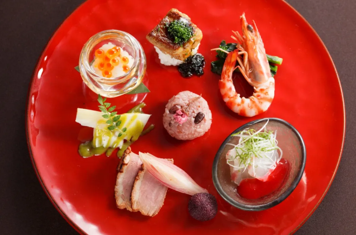 Anny限定【6~20名様 / 個室確約★ホテル内で結納ランチ】沖縄の味覚を味わう和洋折衷フルコース+乾杯・フリードリンク★結納品9品・司会進行付き★那覇市内・提携駐車場完備の写真 3