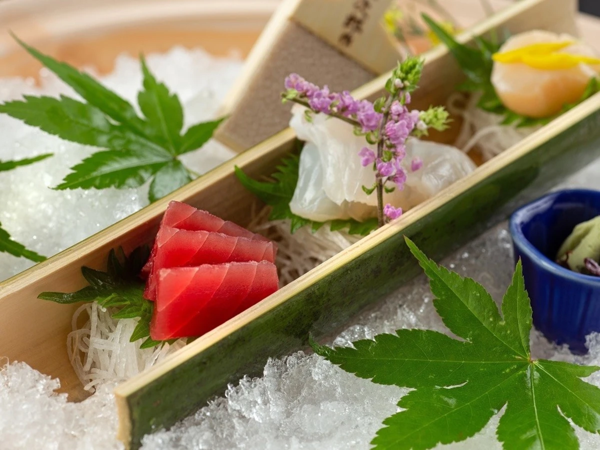 【平日限定★記念日お祝いプラン】記憶に残る極上の美食体験★四季折々の北海道産食材を存分に味わうお祝い会席＋メッセージを添えたデザートプレート〜ホテルモントレエーデルホフ札幌の上質な和空間で華やかに祝う記念日★地下鉄南北線・東豊線さっぽろ駅徒歩2分 料理