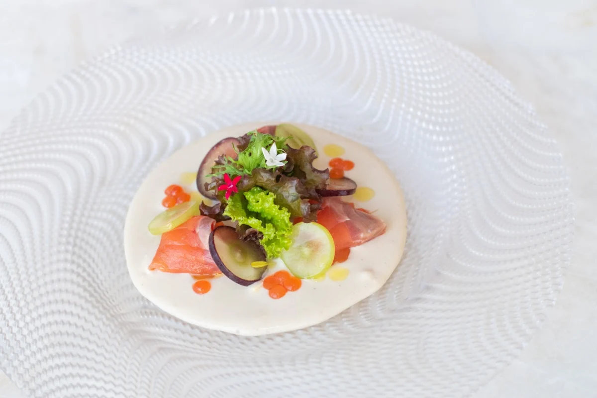 【湘南の海を望む×アニバーサリーランチ】季節の食材で綴る創作フレンチコース全6品★乾杯スパークリング×メッセージを添えたアニバーサリープレート★海辺で祝う特別なひとときの写真 2