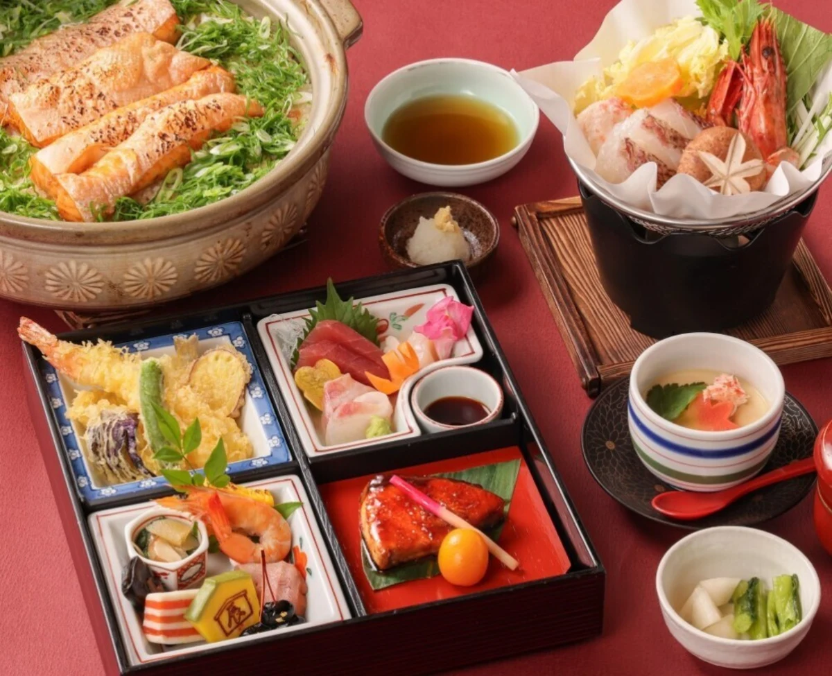 最大10名【個室確約 / 結納・お顔合わせプラン】彩り豊かな季節のおもてなし箱膳★家族の縁を結ぶひとときを、竹芝駅から徒歩1分のベイサイドホテル アジュール竹芝での写真 4