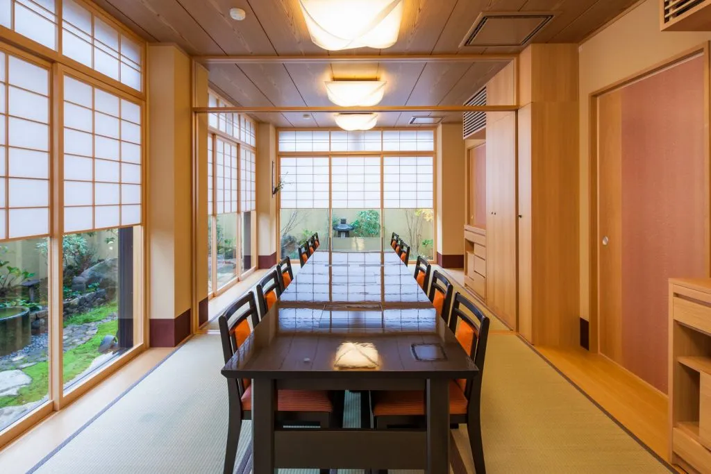 【最大50名様 / 個室確約＊お食い初めプラン】シルクのような名物湯葉と豆腐の贅沢お祝い懐石★お子様の健やかなご成長を上質空間でお祝いの写真 5