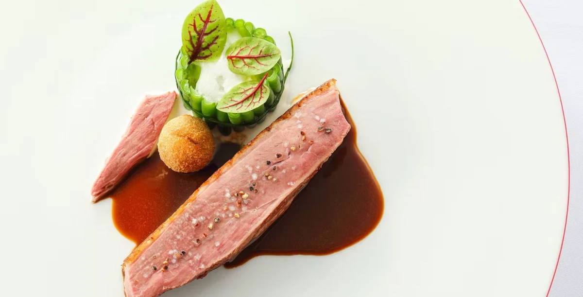 【個室確約×接待・会食ランチプラン】由緒ある国際料理コンクールの優勝経験者・堀内氏の全7品スペシャリテ＋メッセージ付きプレート★大切な会食で福井の恵みを堪能の写真 3