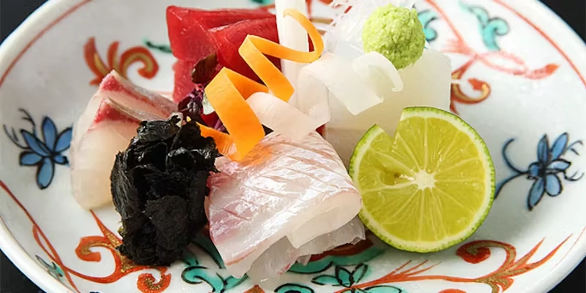 【個室確約★顔合わせ・お祝いランチプラン】彩り豊かな食材を用いた全7品+乾杯用スパークリングワイン★京橋駅直結の日本料理店で新たな門出をお祝い 3