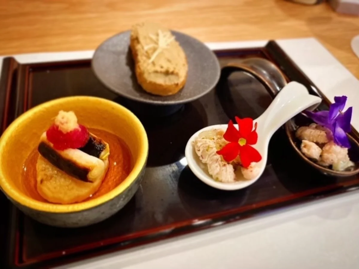 【最大4名・個室確約 アニバーサリープラン】料理長こだわりの比内地鶏料理フルコース全16品★完全個室のプライベート空間でお祝いに最適な和の贅沢を★田端駅から徒歩8分の大人の隠れ家的焼き鳥専門店 2