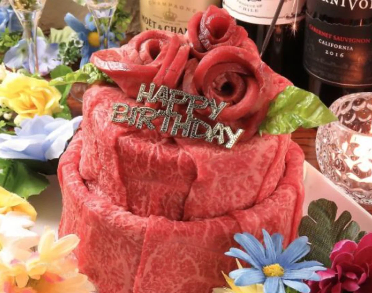 絶品焼肉とアニバーサリーにぴったりな肉ケーキ | 2名様限定プラン【個室選択可×アニバーサリー】人気のオリジナル肉ケーキ+A4ランク以上の黒毛和牛の焼肉ディナーコース★飲み放題選択可★木屋町で過ごす贅沢なひととき