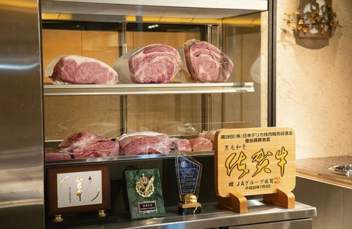 【個室確約 お顔合わせプラン】特選焼サーロインなどプレミアムな逸品をそろえた焼肉ディナーコース＋乾杯スパークリングワイン★南青山に佇む落ち着いた高級焼肉店★の写真 2
