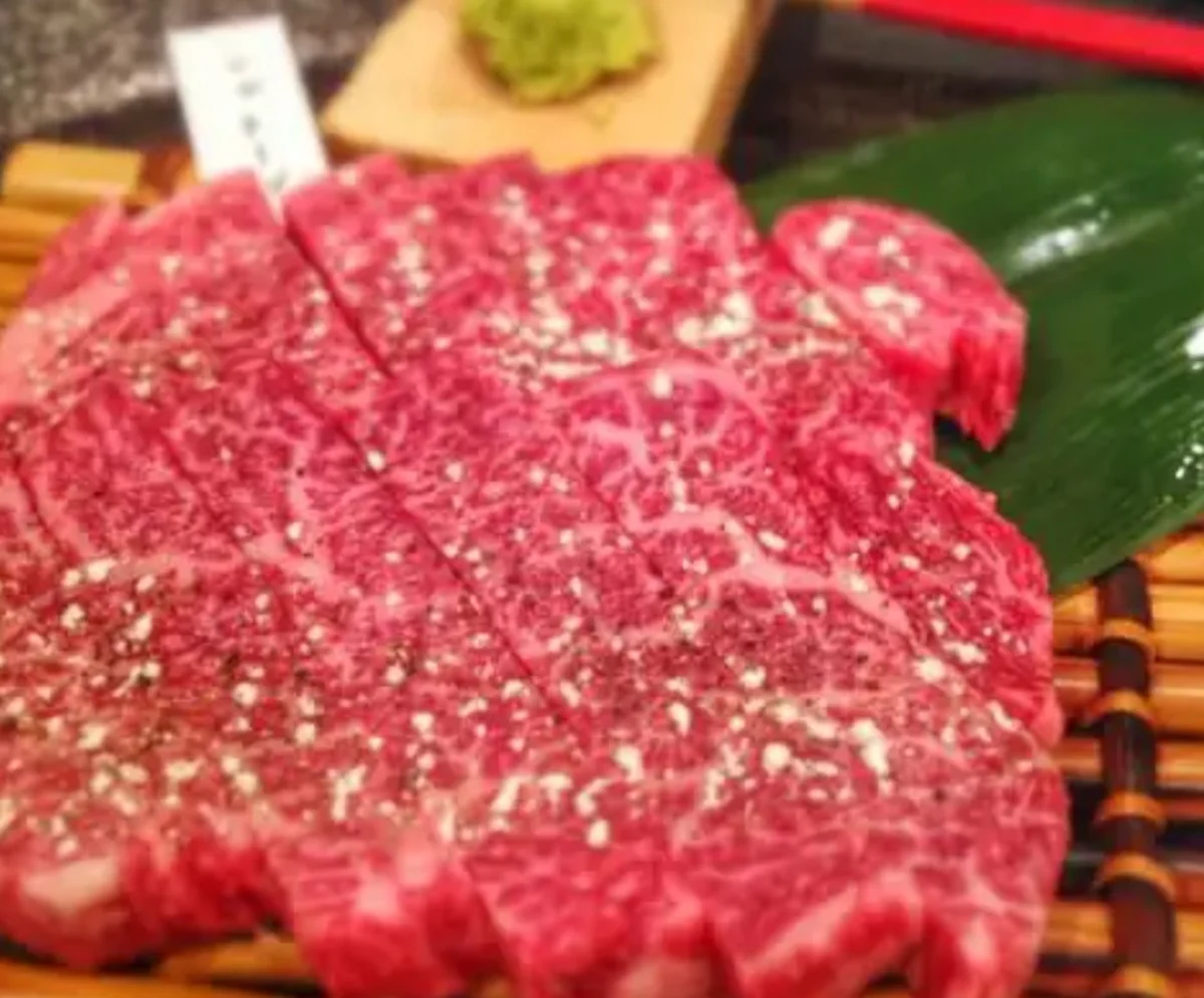 【焼肉おまかせ赤身コース】塩タン、ハラミなど全10品 2