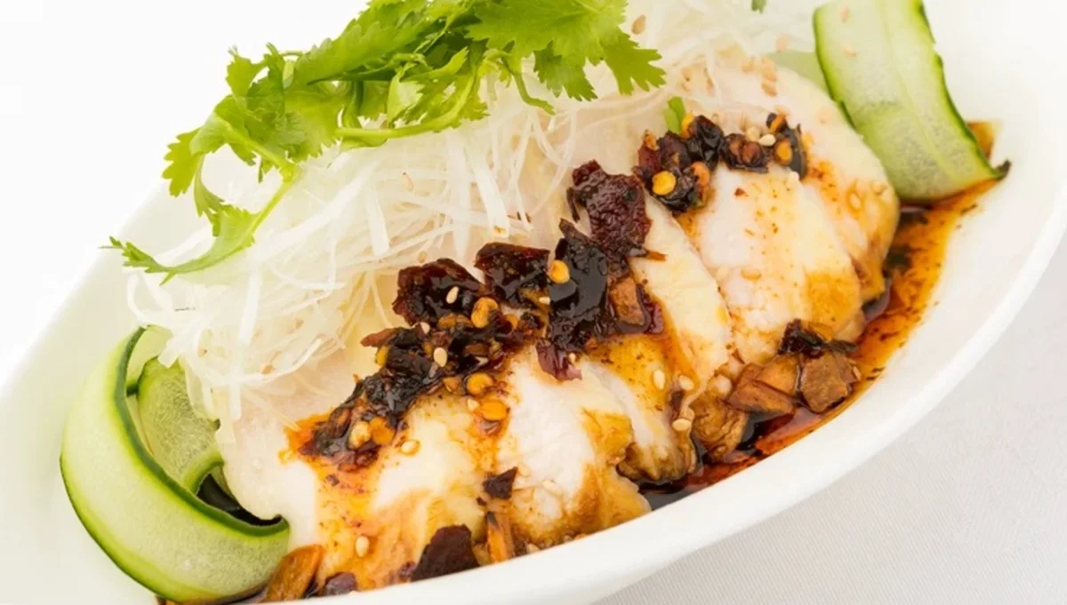 ＼記念日・誕生日におすすめ／ふかひれと衣笠茸の白湯蒸しスープを含むコース＋スパークリングワイン＋メッセージプレート（窓側確約）12,800円(税サ込) 2