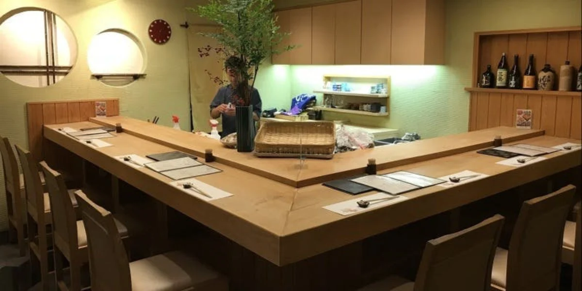カウンター席 / 喫煙可 1