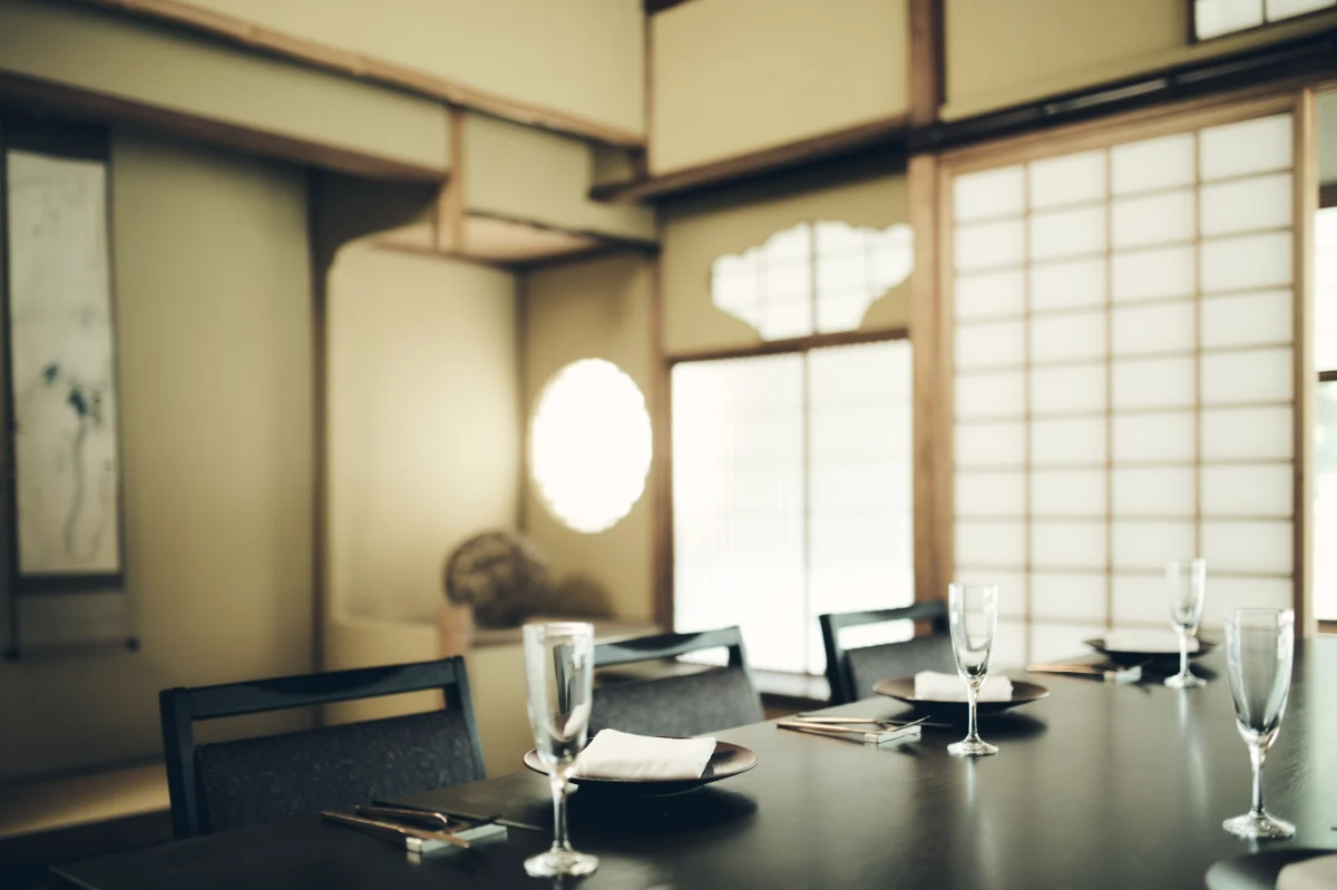 最大6名様【個室確約★結納・お顔合わせプラン】九州の恵みを堪能する特別な日のフルコース+乾杯酒+アニバーサリープランナーのサポート+庭園での記念撮影付き★大正ロマン漂う美空間♪高宮駅より徒歩5分の好アクセスの写真 2