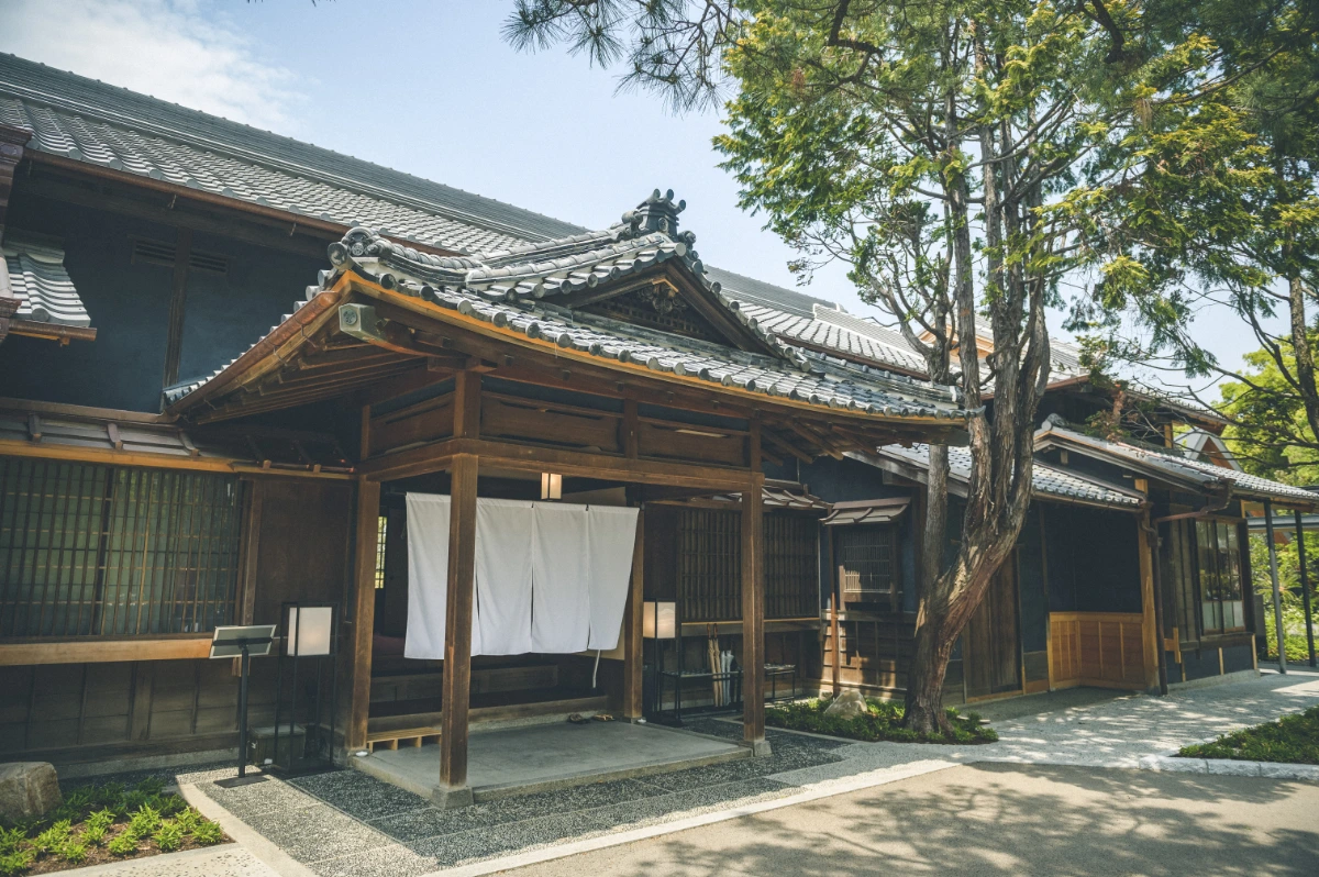 最大6名様ご案内可【個室確約★結納・お顔合わせプラン】季節の味覚を味わうプレミアムなフルコース+乾杯酒+アニバーサリープランナーのサポート+庭園での記念撮影★癒しの庭園と歴史感じる非日常空間♪高宮駅より徒歩5分の好アクセスの写真 2