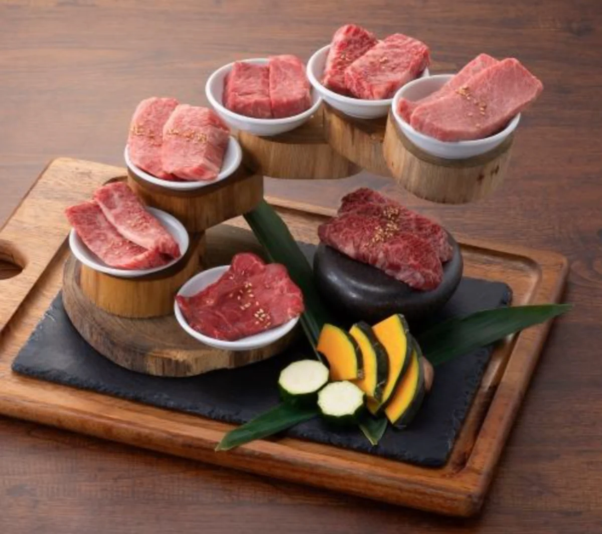 【窓際席コース×飲み放題つき】贅沢黒毛和牛の焼肉コース全9品＋乾杯スパークリング×メッセージ付きプレート 3