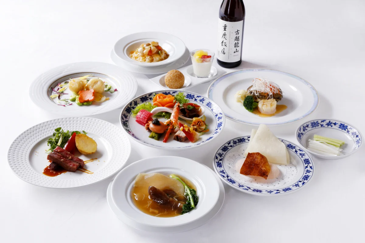 【アニバーサリープラン】鮑のステーキやフカヒレ姿入り蒸しスープ、ロブスターなど本格四川料理を味わう豪華中華コース全8品「極光」＋メッセージ付きデザートプレート＋お花のプレゼント★ローズホテル横浜内レストラン★アニバーサリー仕様にセッティングされたお席へご案内★ 3