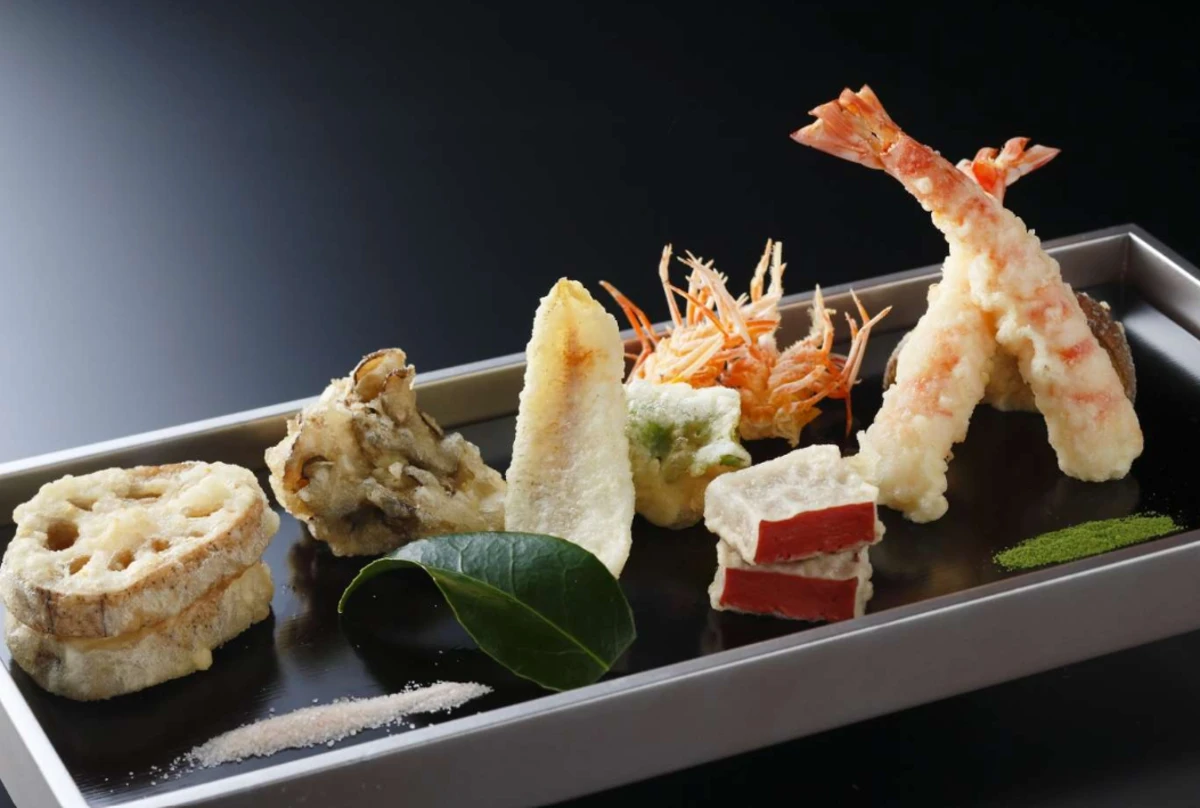 【貸切チャペルで誓う愛×プロポーズプラン】バラ12本の花束つき×滋賀の旬食材を堪能する天麩羅ディナー全13品【湖月】★メッセージ付きプレート×プロポーズ証明書×プロポーズプランナーつき★琵琶湖ホテルで叶える心に残るひととき 1