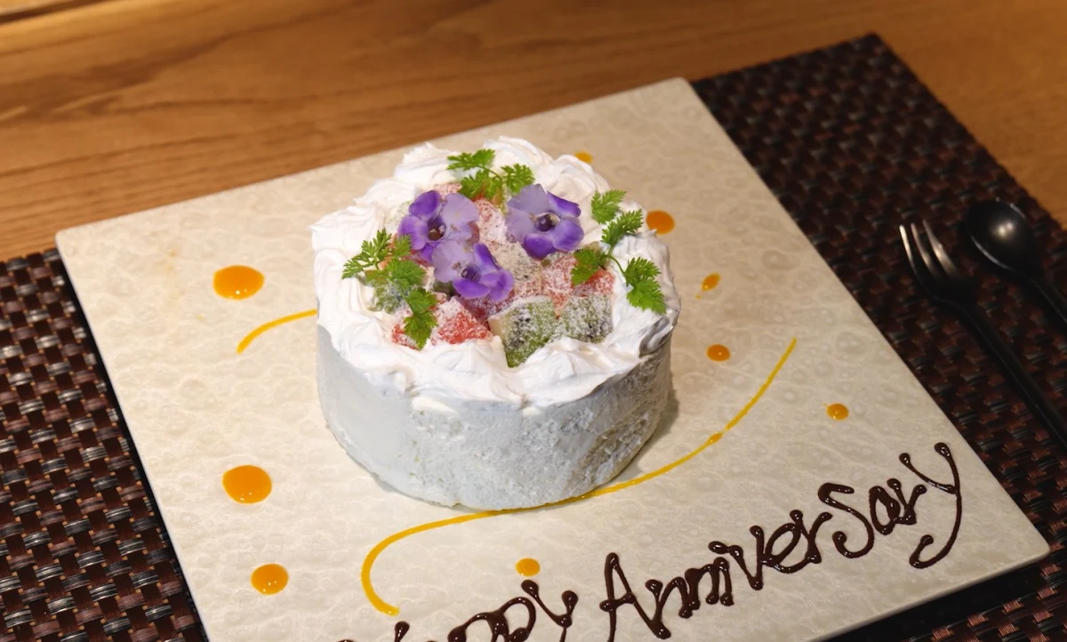 メッセージ付きホールケーキ