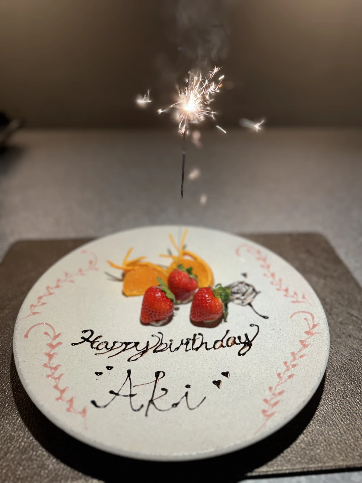 ホールケーキやメッセージ付きプレートでサプライズ演出可能 | 【アニバーサリープラン】15品前後の創作フルコース+ホールケーキやメッセージ付きプレートの追加可能★完全予約制のレストランで祝う特別なアニバーサリー