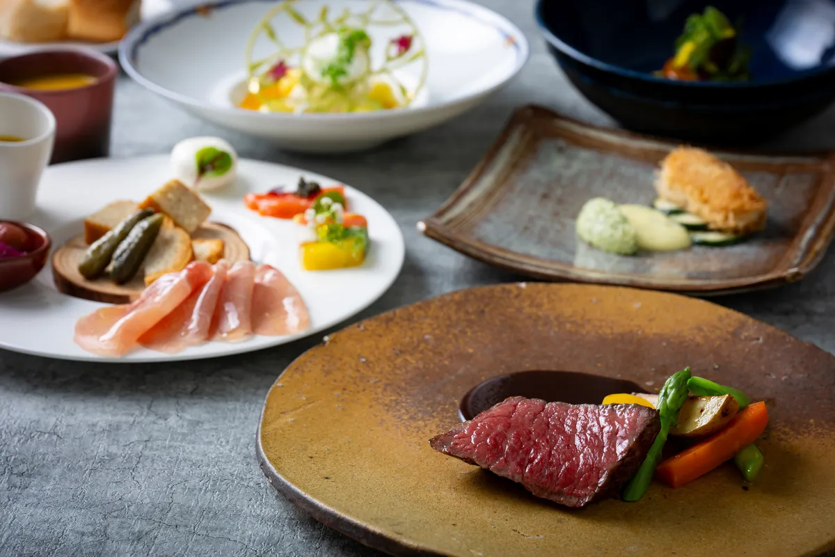 旬の厳選食材を使用した贅沢なフレンチフルコース