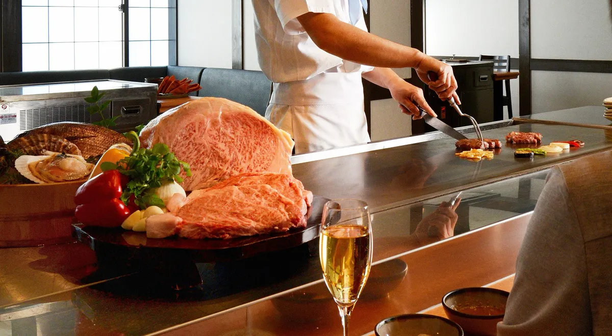 こだわりの厳選食材★素材の魅力を堪能〜匠の技光る逸品に舌鼓 | 【最大10名様 / 大人数のお祝いプラン】こだわりの厳選国産牛を堪能★鉄板焼コースorしゃぶしゃぶコース〜風情ある民芸調の店内で大切な日を過ごす★浜松マリオットホテル