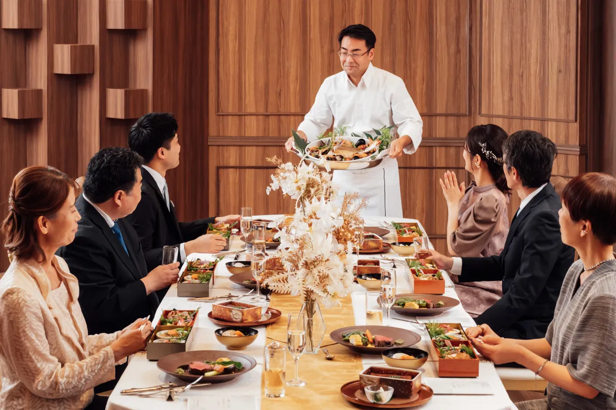 【6～40名様｜個室確約★顔合わせプラン】祝い鯛と鮑料理や黒毛和牛ローストビーフ・祝い鰻重を味わう「慶（KEI）」プラン＋当日のしおり＆テーブル装花＆記念写真＆事前打ち合わせ付き★京阪祇園四条駅から徒歩約4分 サービス