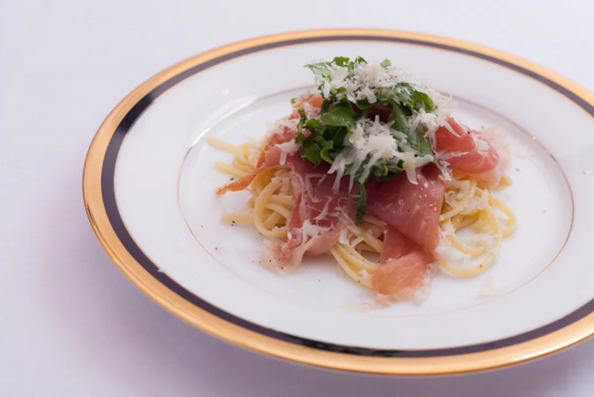 Wメインの贅沢ランチコース＋乾杯スパークリングワイン＋メッセージ付きプレート 2