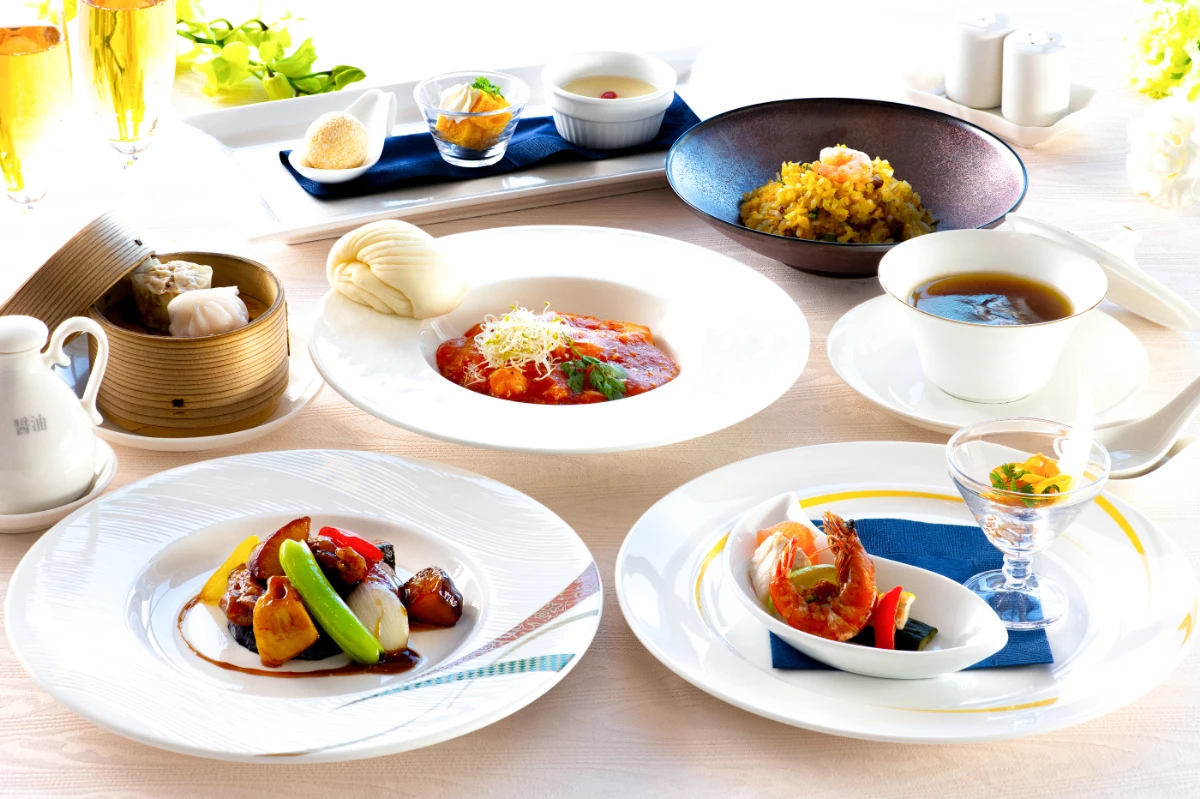 高級食材を使用した本格中華を味わう贅沢なひととき | 【6~20名様 個室確約 結納・顔合わせプラン】北京ダック・ふかひれ含む本格中華コース+2時間飲み放題付き★絶景望む上質なホテルレストランでご両家の絆を深めるひととき