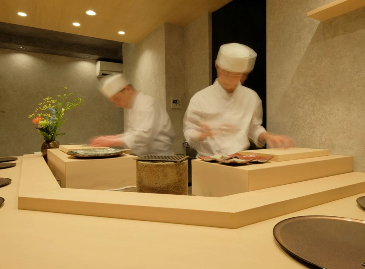 上おまかせ鮨懐石【個室確約×ランチ・ディナー可★アニバーサリープラン】極上鮨と美酒で彩る、おまかせ握り懐石コース＋乾杯ドリンク付き★梅田の大人の隠れ家で祝う特別な日 内観/外観