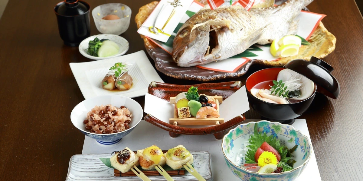 旬の食材を贅沢に使った特別な日のためのお祝い会席 | 【個室確約 お食い初めプラン】★鯛の姿焼き含む彩り豊かな豪華会席全8品★大阪天満宮エリアの隠れ家割烹でお子様の成長をお祝い★思い出に残る様々な有料オプションもご用意！