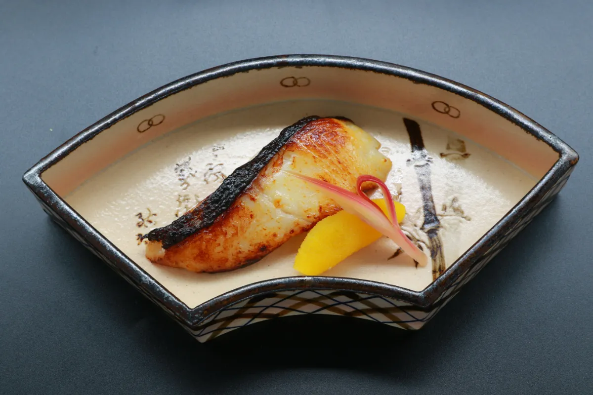 旬の味覚を味わうミニ懐石ランチコース | 【お食い初めランチプラン】平日10%OFF｜1日1組限定・最大10名様・個室確約｜お食い初め膳・焼き鯛追加可