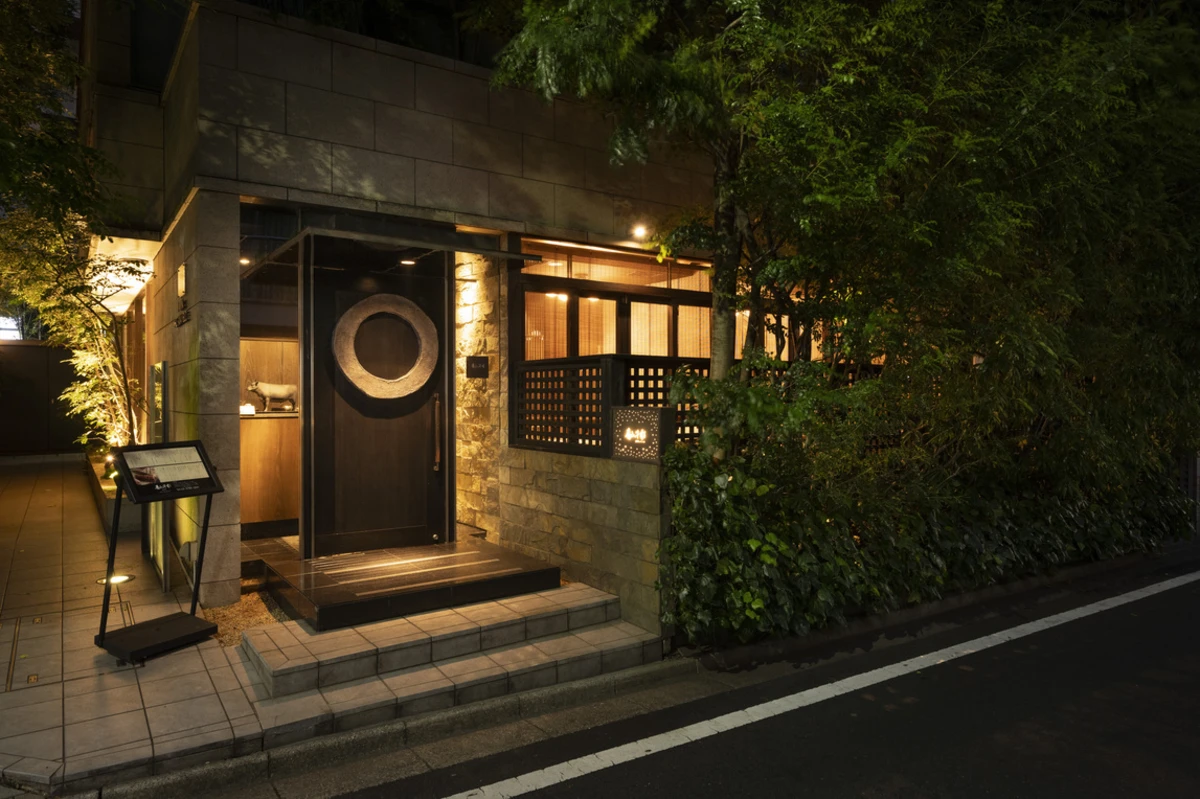 【最大8名◆個室確約 顔合わせ・結納プラン】選べる鉄板焼きコース全2種＋乾杯ドリンク＋メッセージ付きプレート＋フラワーギフト★両家の絆を深める、心づくしの贅沢ディナー★外苑前駅から徒歩3分★の写真 5