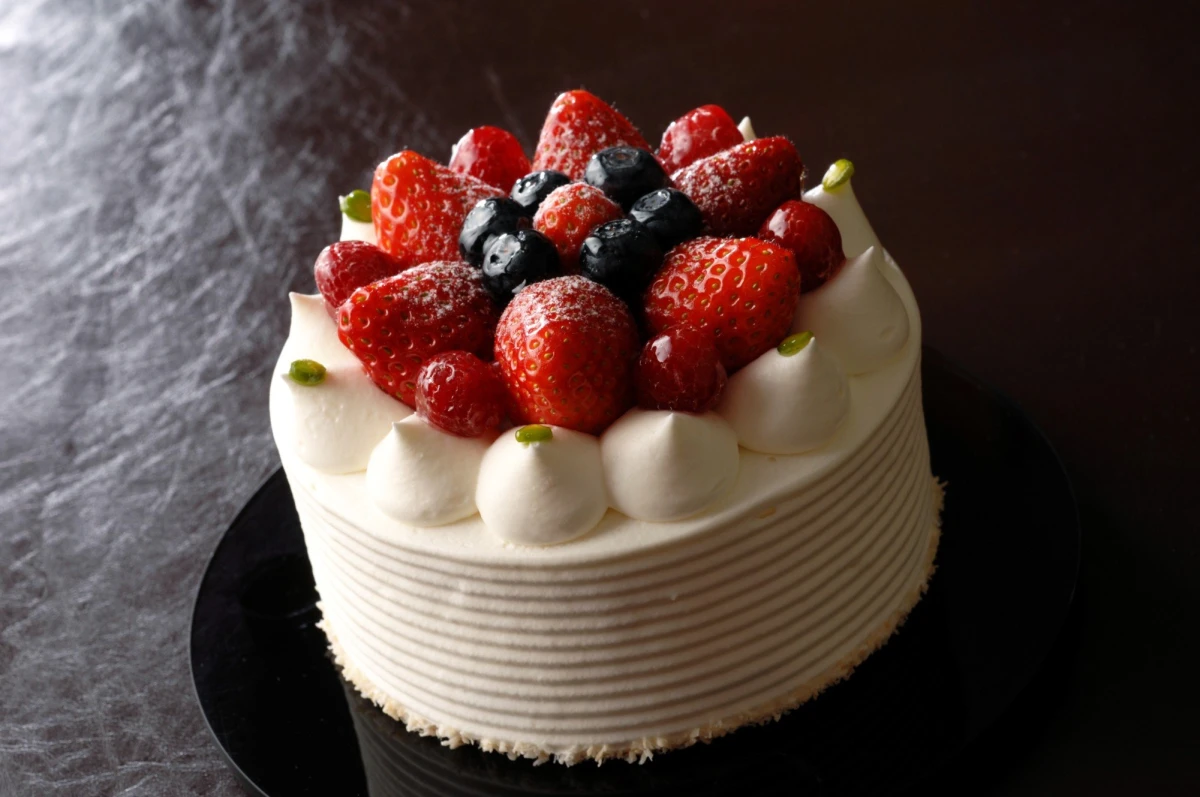 ホールケーキは追加で注文できますか？