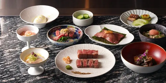 黒毛和牛と豪華食材を味わう全10品のディナーコース