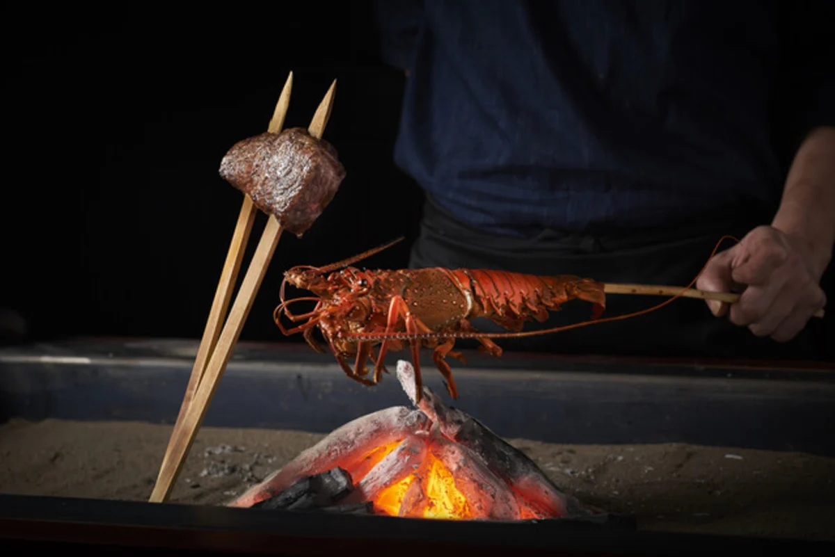 【Anny限定アニバーサリープラン】大伊勢海老雲丹焼きと季節の上質素材を愉しむ全9品の呂者堂の食コース＋メッセージ付きケーキプレート★銀座駅から徒歩3分★囲炉裏の温もりに包まれる特別な時間 5