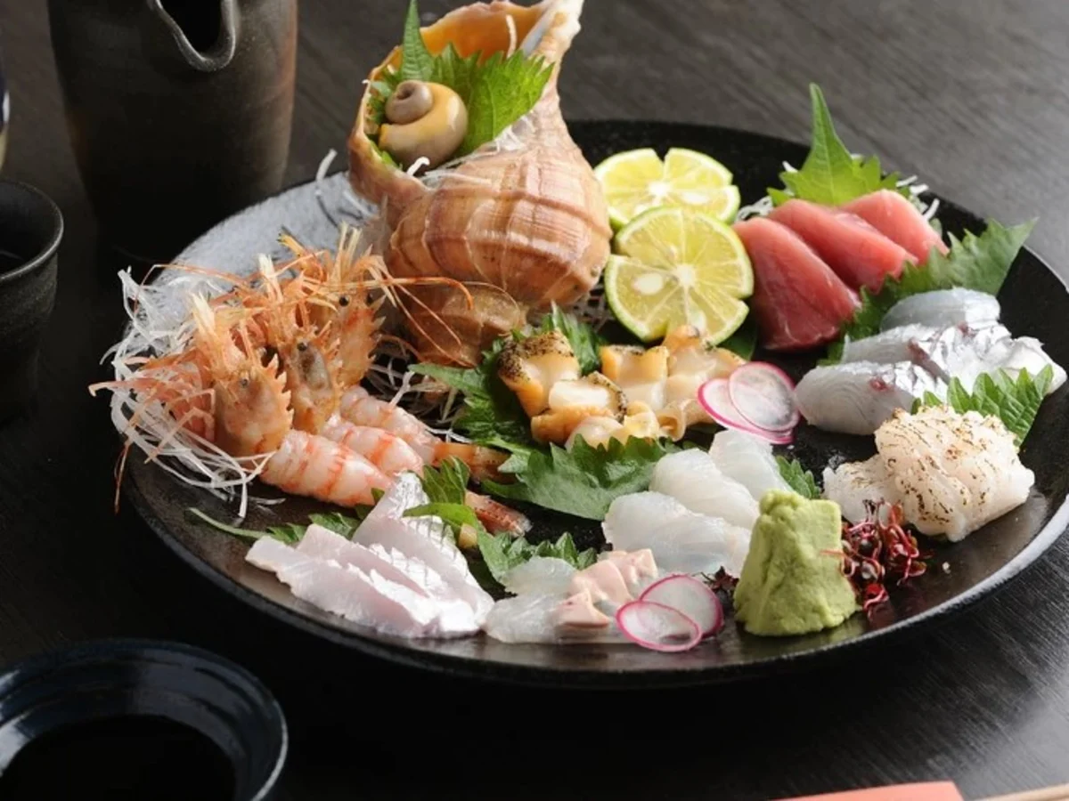 シェフが厳選した鮮魚を使用したディナーコース