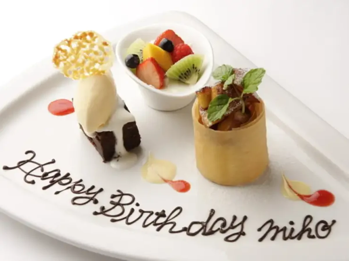 メッセージ付きホールケーキ