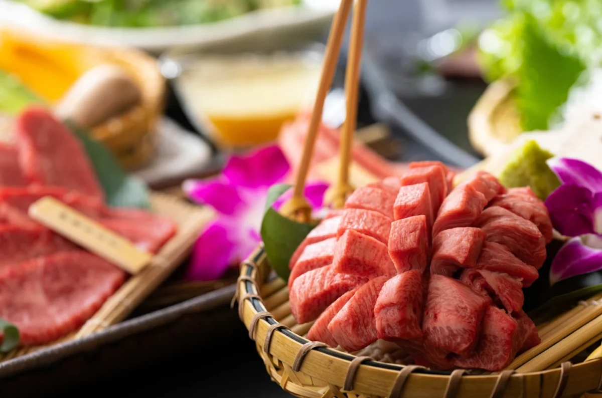 【最大8名様まで個室確約×複数人での退職お祝いプラン】飲み放題付★仙台牛炙り寿司＆花咲牛タン含む贅沢焼肉コース全10品〜メッセージ付きプレート★仙台の隠れ家で堪能する華やかな時間の写真 3